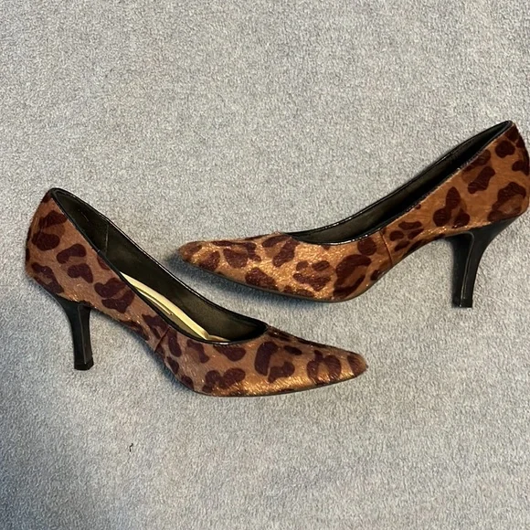 Women’s Leopard Heels - Picture 2 of 4